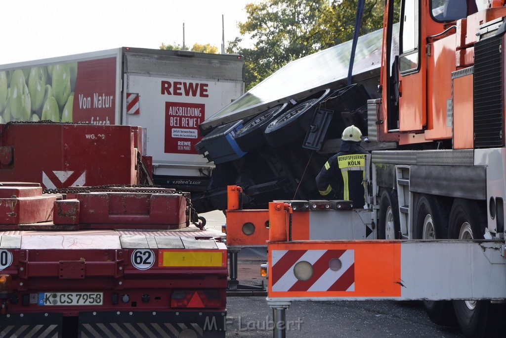 Schwerer VU PKlemm A 57 Rich Innenstadt Hoehe Koeln Chorweiler P199.JPG - Miklos Laubert